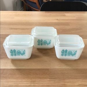 Vintage Pyrex containers